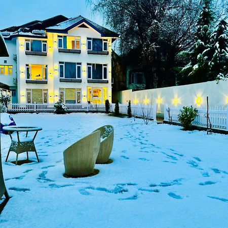 De Elaaf The Luxury Stay Srīnagar Exteriör bild