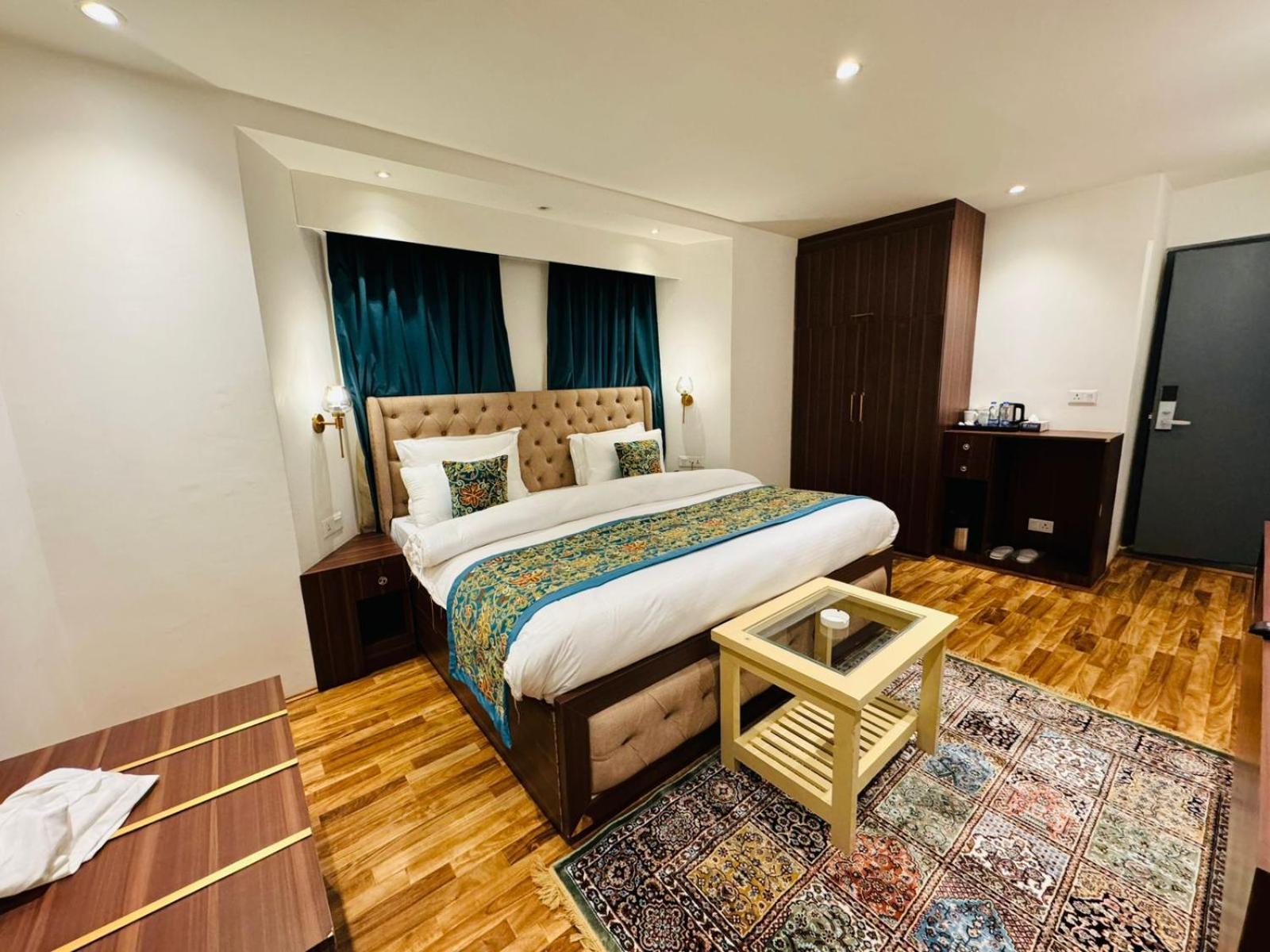 De Elaaf The Luxury Stay Srīnagar Exteriör bild