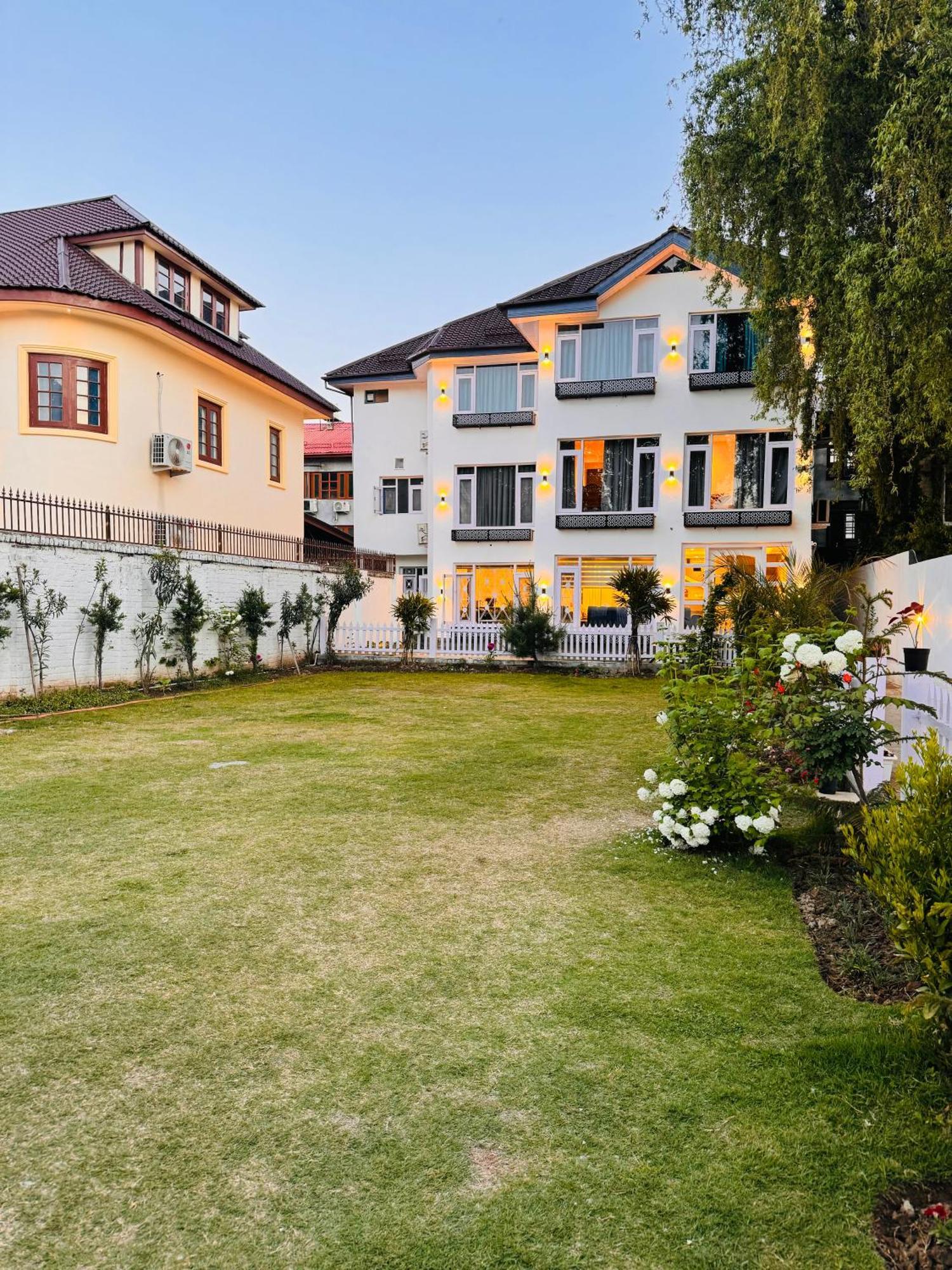 De Elaaf The Luxury Stay Srīnagar Exteriör bild